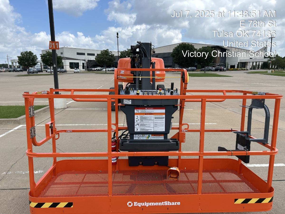 2025 JLG 660SJ