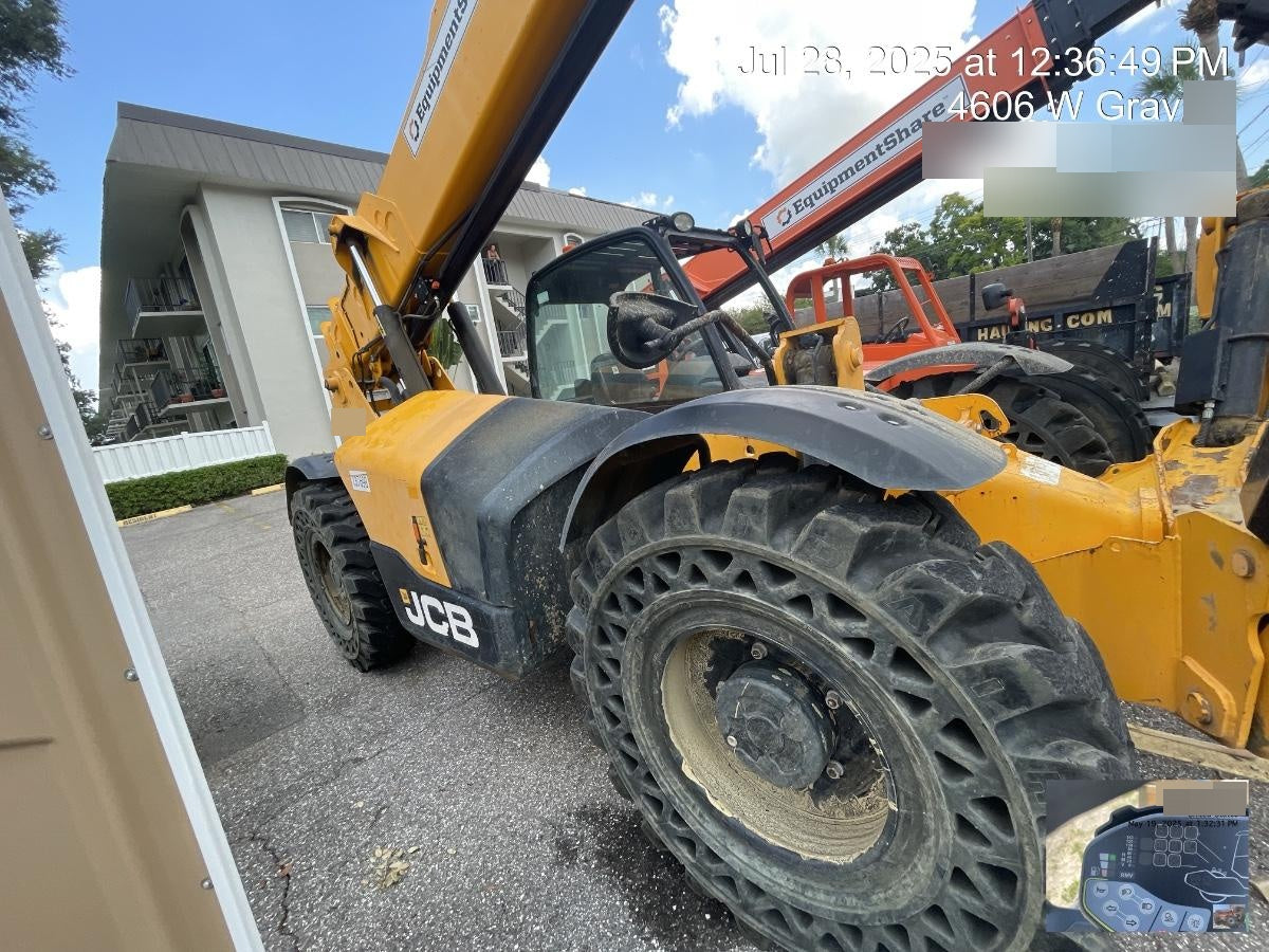 2021 JCB 512-56