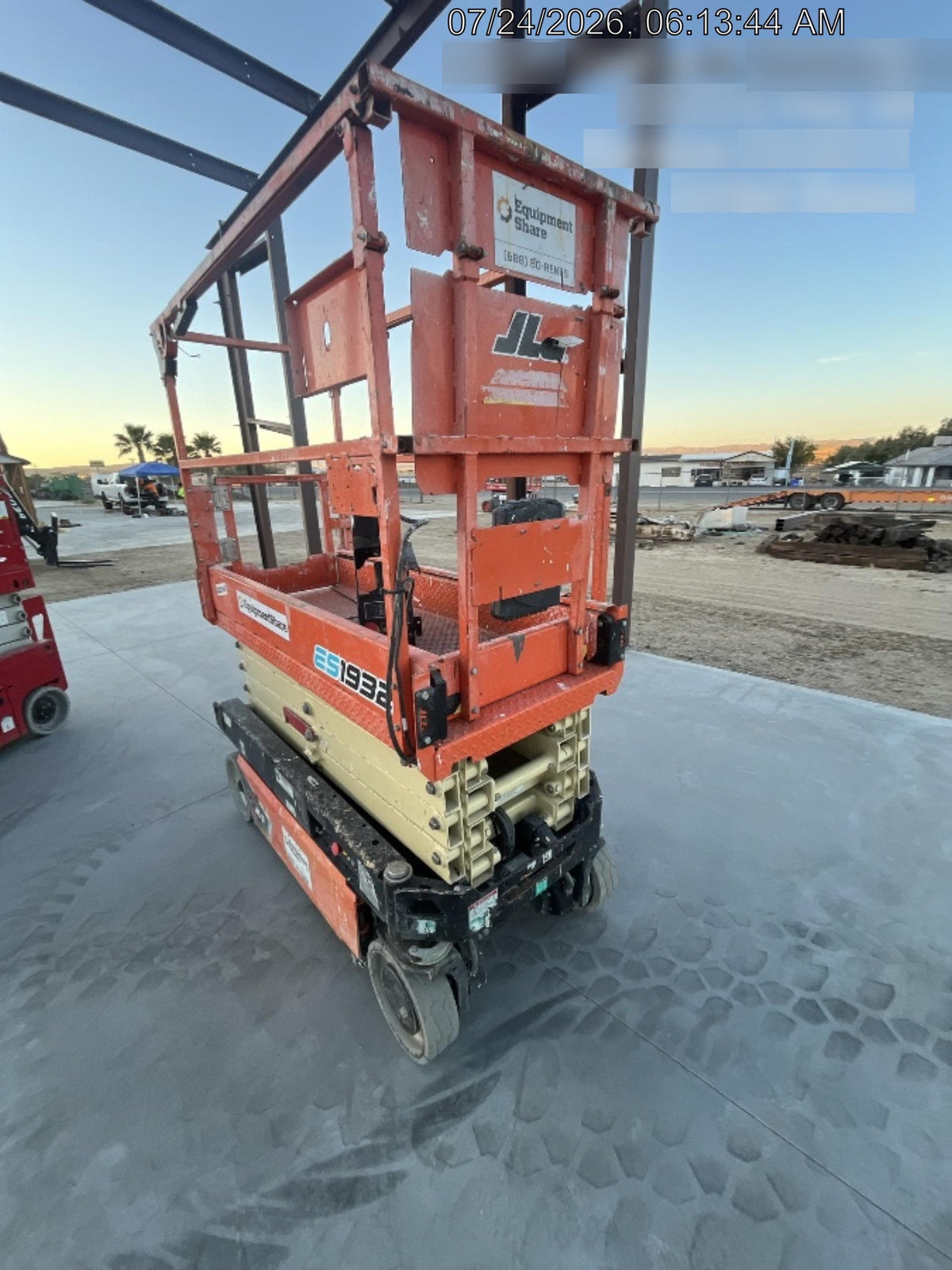 2022 JLG ES1932