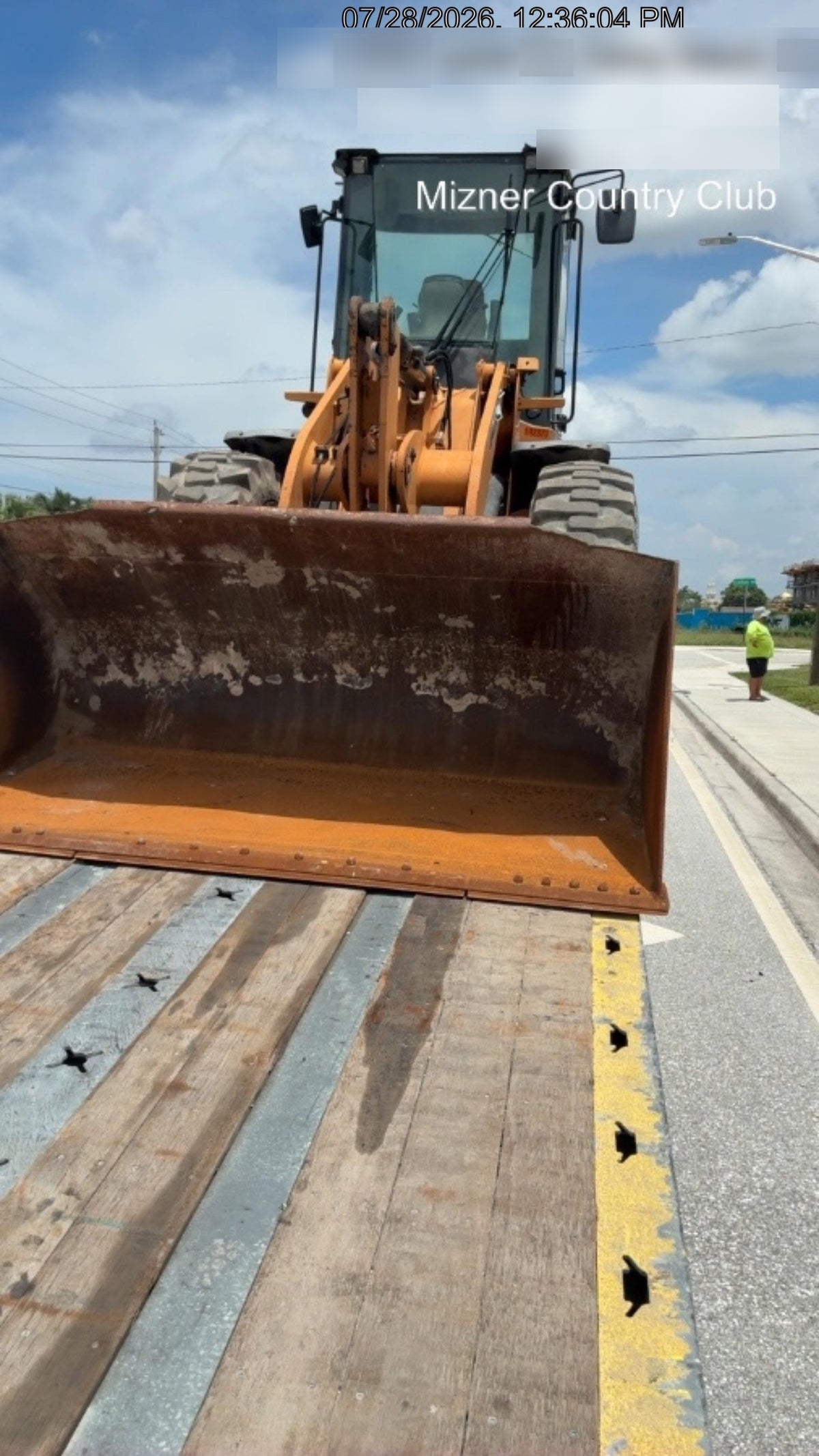 2015 Case 621F CLOSED CAB, JRB 416 STYLE HYD COUPLER