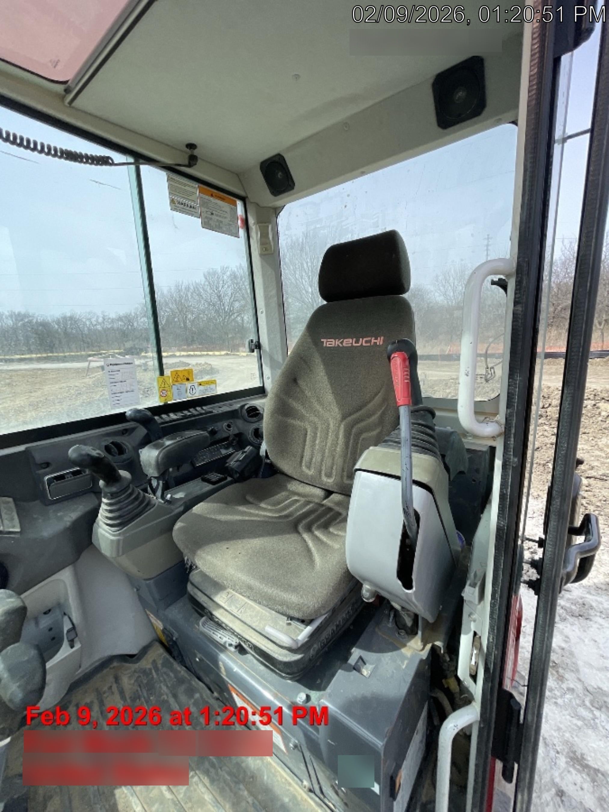 2022 TAKEUCHI TB250-2C
