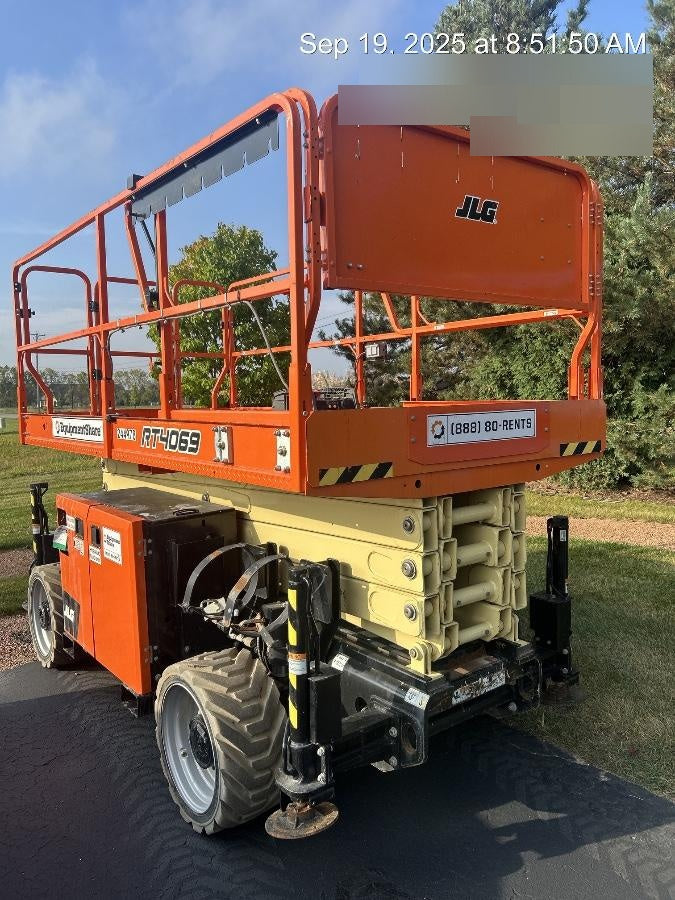 2022 JLG RT4069