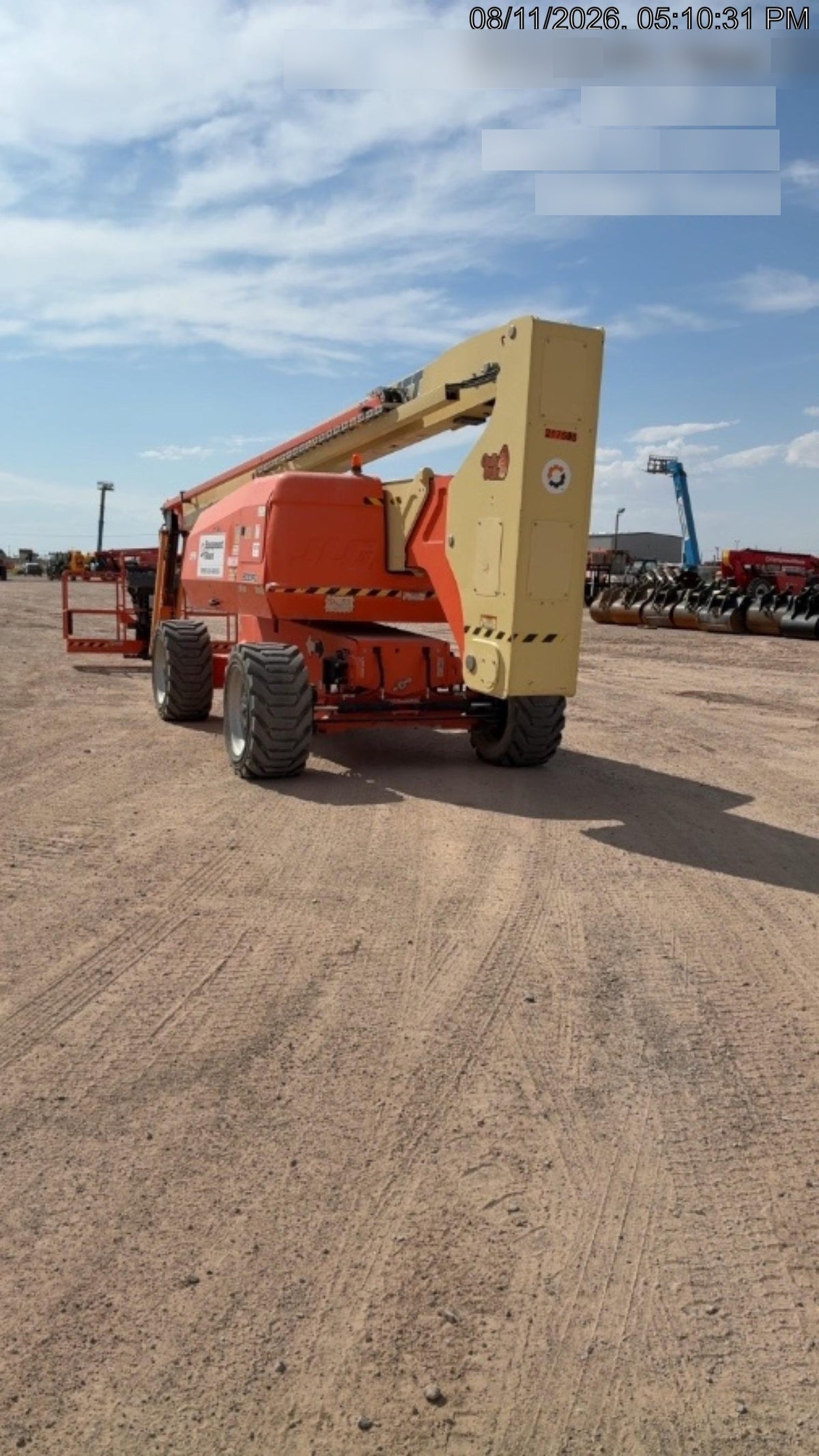 2022 JLG 800AJ