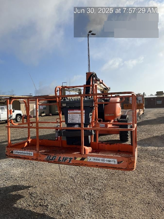 2021 JLG 600AJ