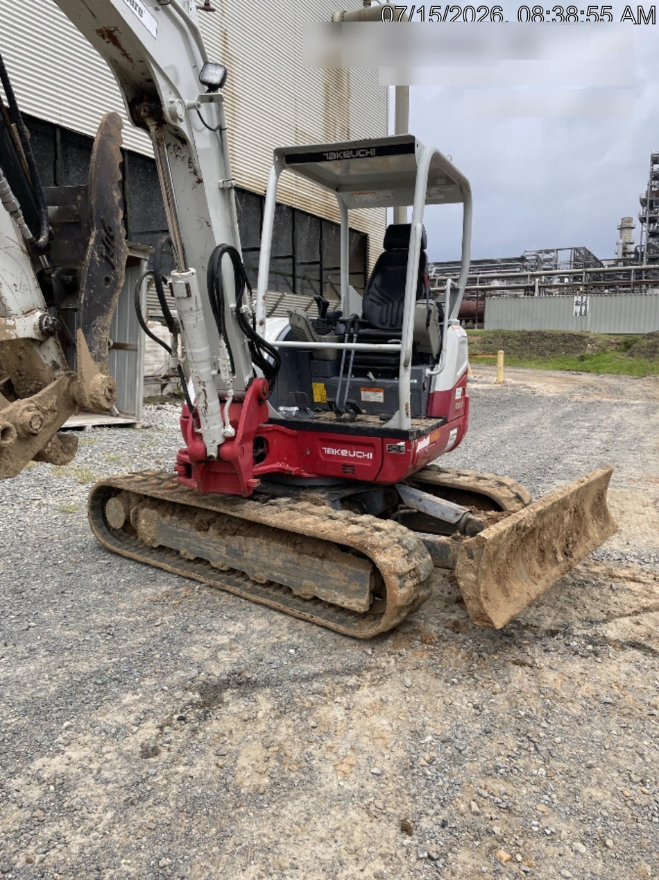 2023 TAKEUCHI TB235-2CR