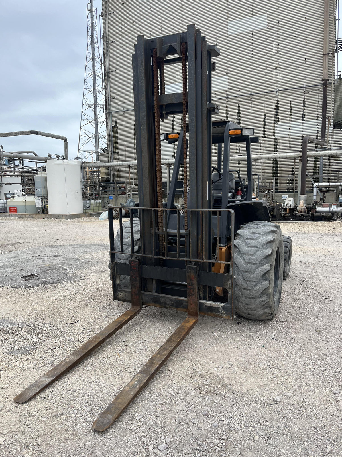 2019 CASE 588H