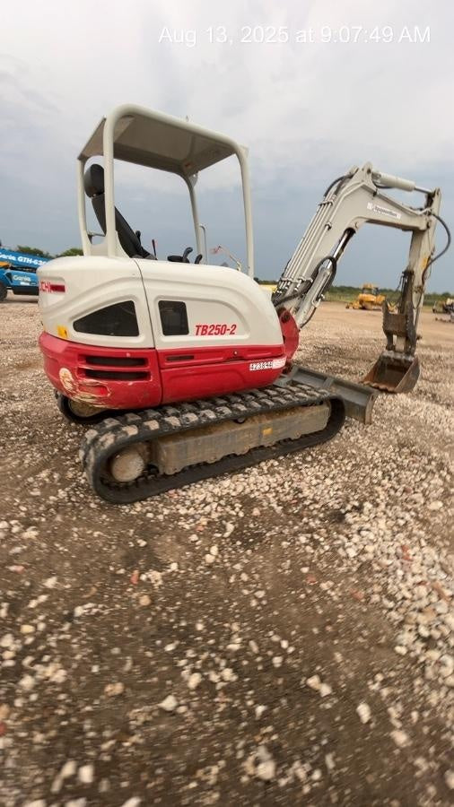 2024 TAKEUCHI TB250-2R