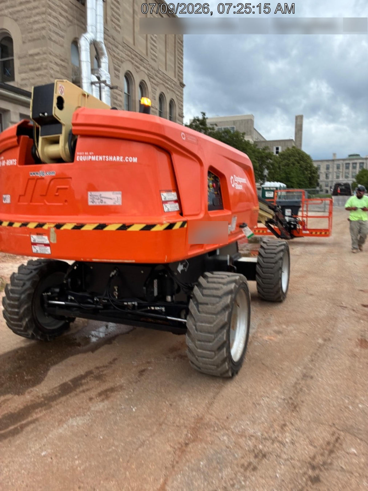 2025 JLG 660SJ
