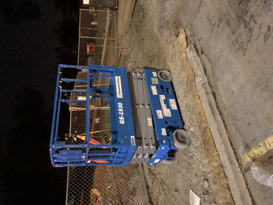 2020 Genie GS-1930 Solid Non Marking Tires, Beacon, Folding rails with half height swing gate, 800W Inverter