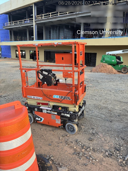 2022 JLG ES1330L