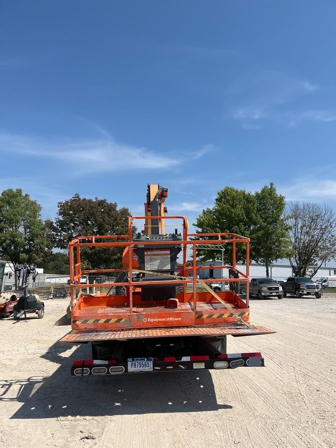 2022 JLG 860SJ