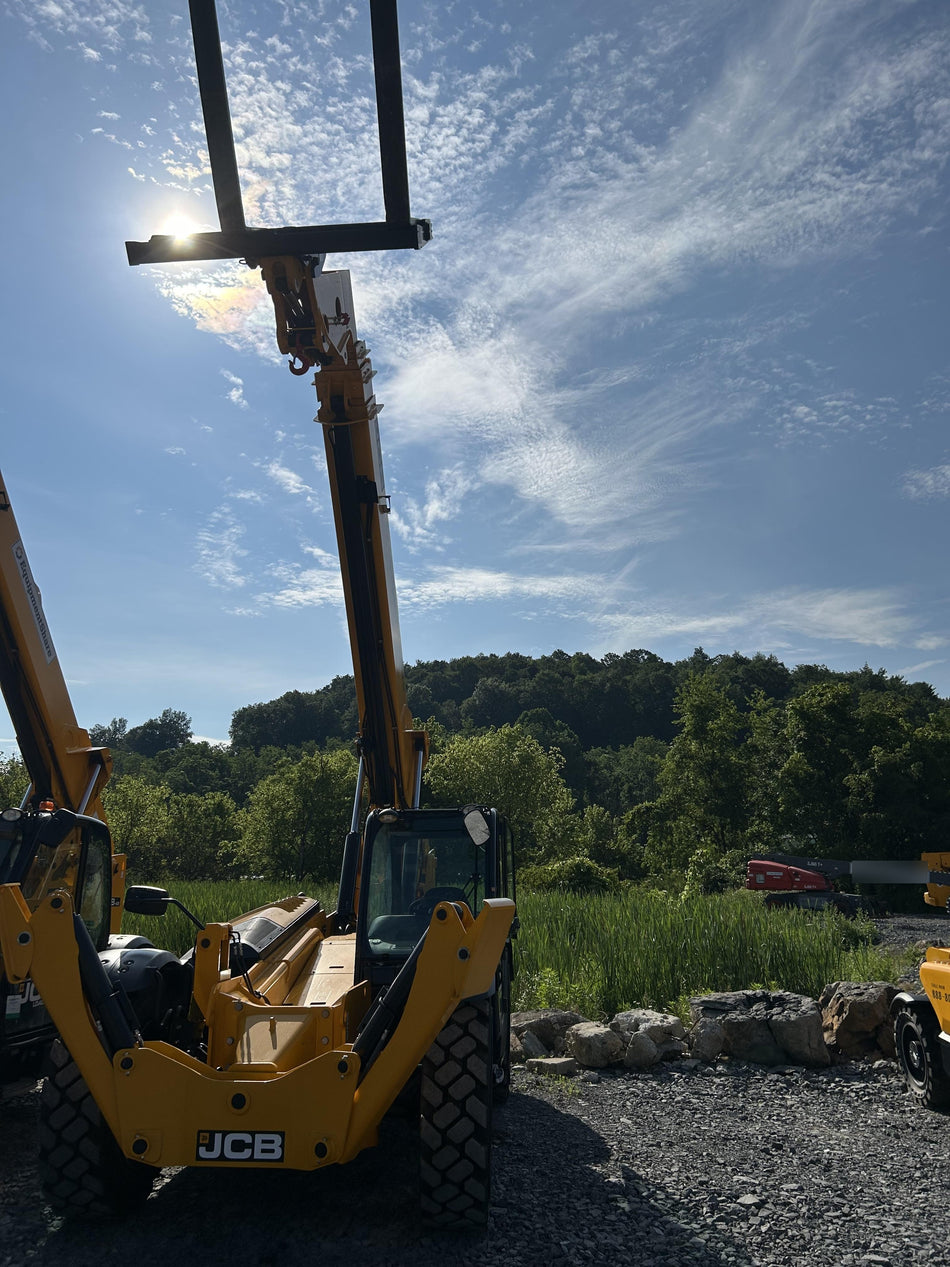 2025 JCB 512-56