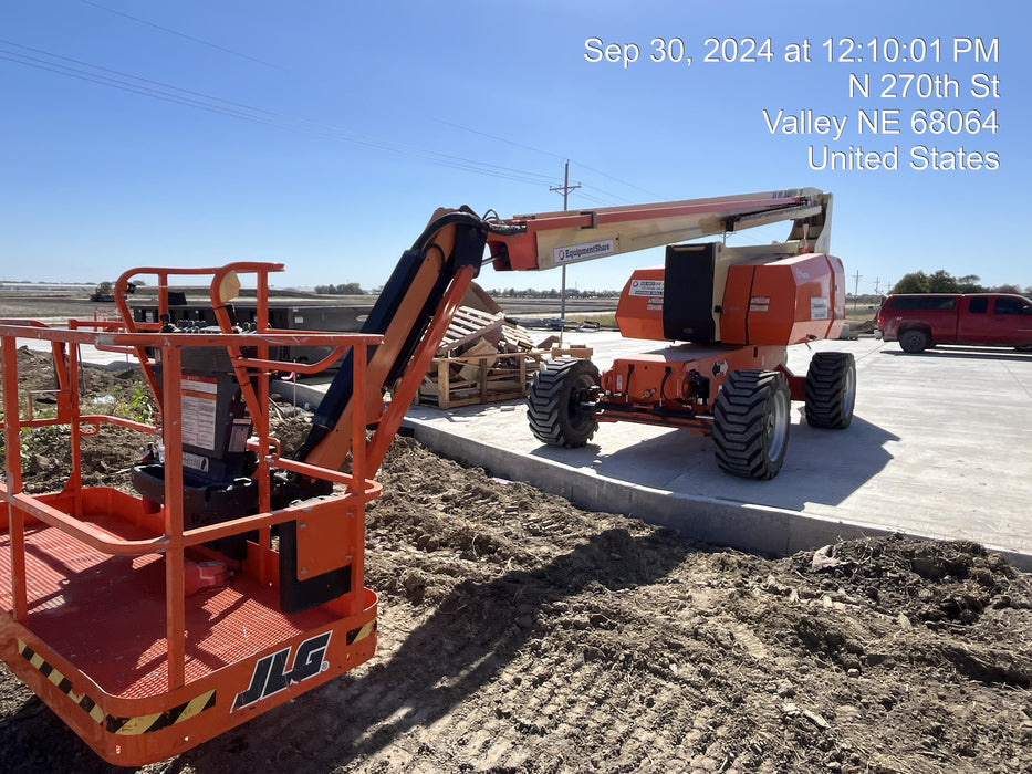 2022 JLG 800AJ