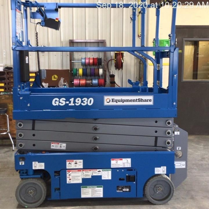 2020 Genie GS-1930 Solid Non Marking Tires, Beacon, Folding rails with half height swing gate