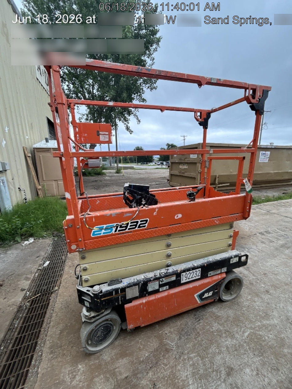 2021 JLG ES1932
