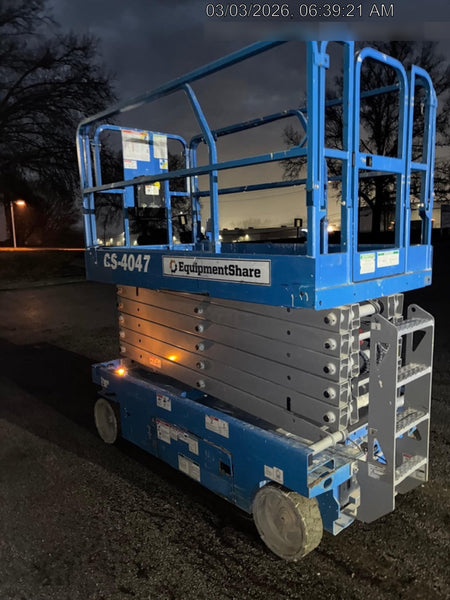 2019 Genie GS-4047 Folding rails with half height swing gate