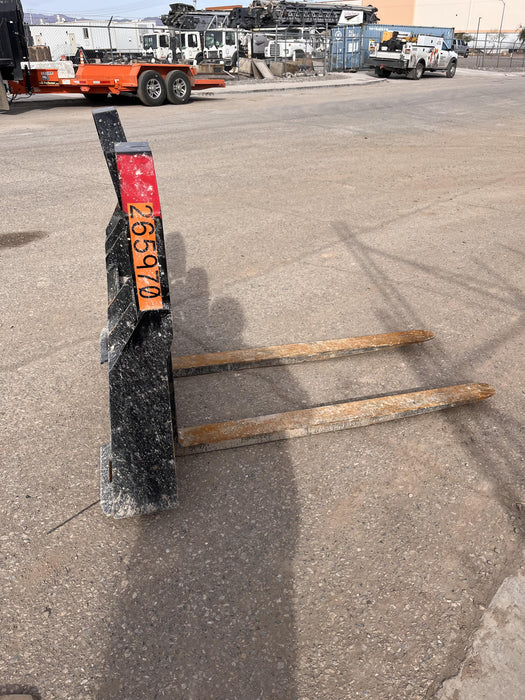 2021 TAKEUCHI 48" Pallet Forks - Takeuchi