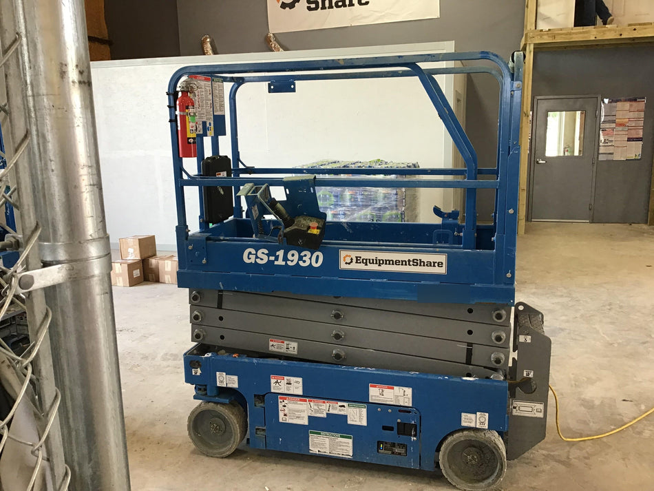 2020 Genie GS-1930 Solid Non Marking Tires, Beacon, Folding rails with half height swing gate