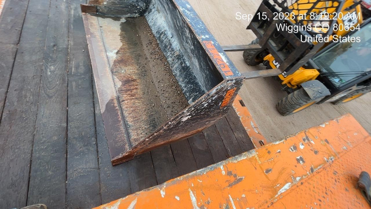 2016 SKYTRAK 70" Bucket, Telehandler 6k-7k