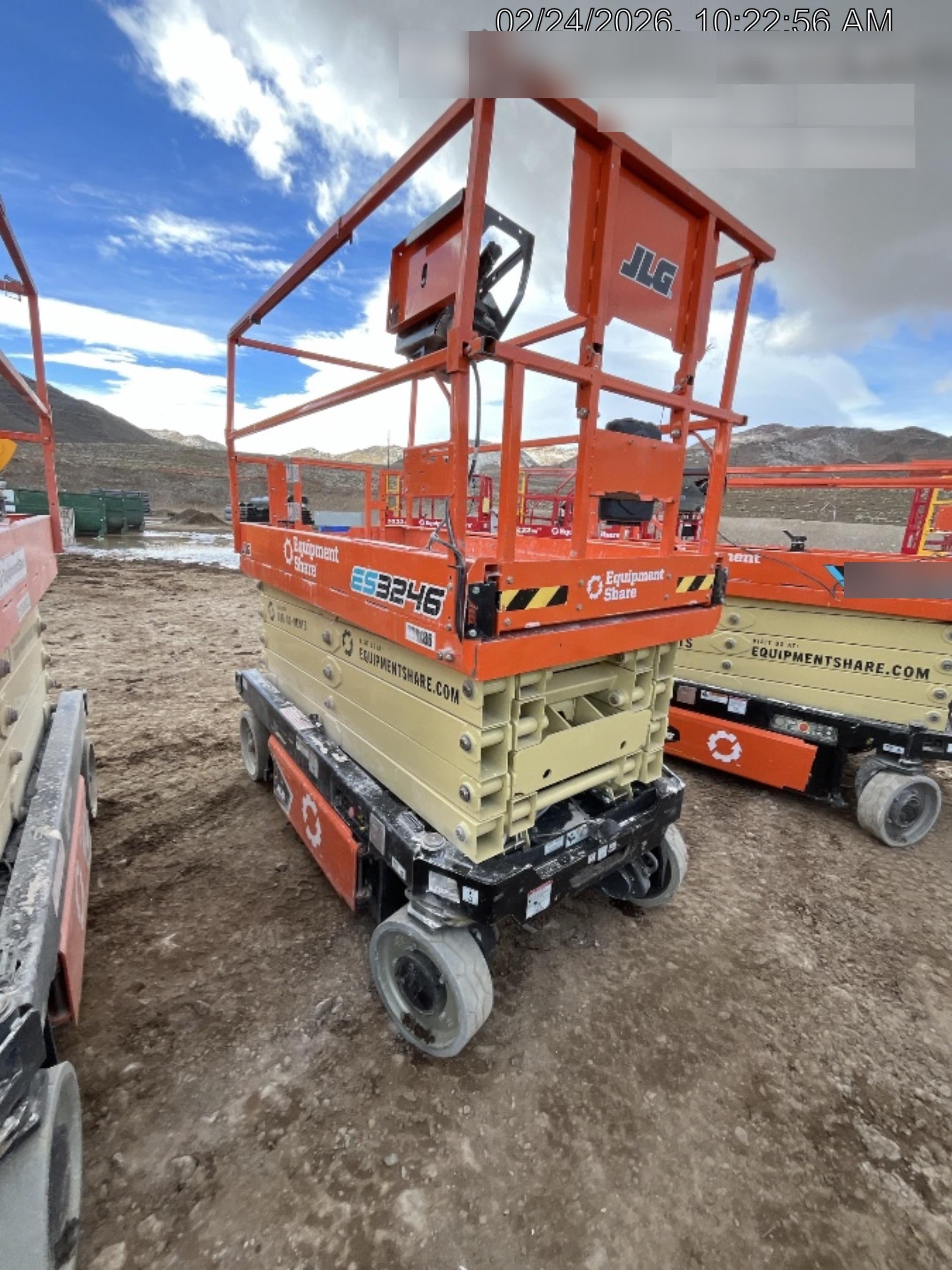 2022 JLG ES3246