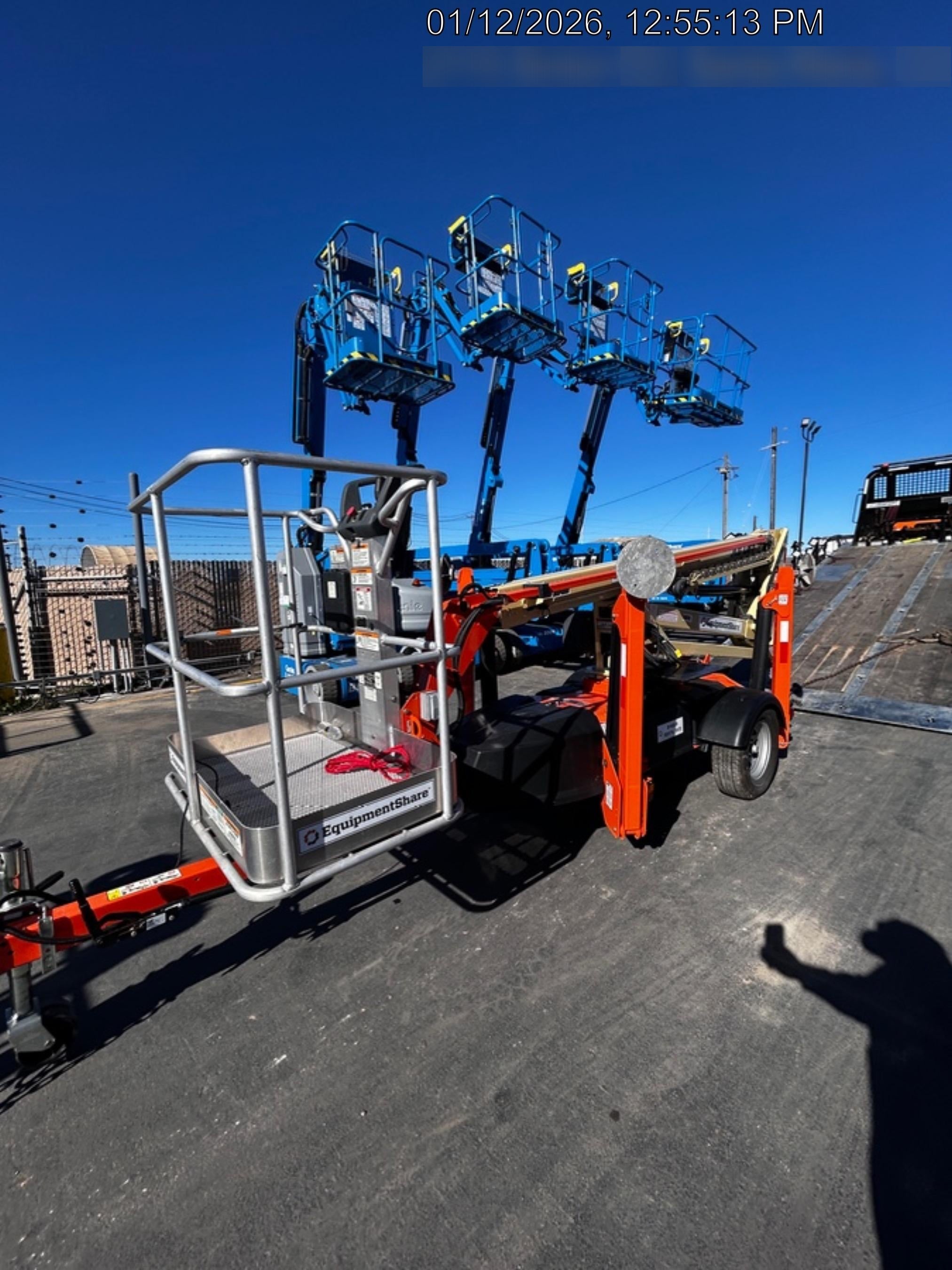 2022 JLG T350