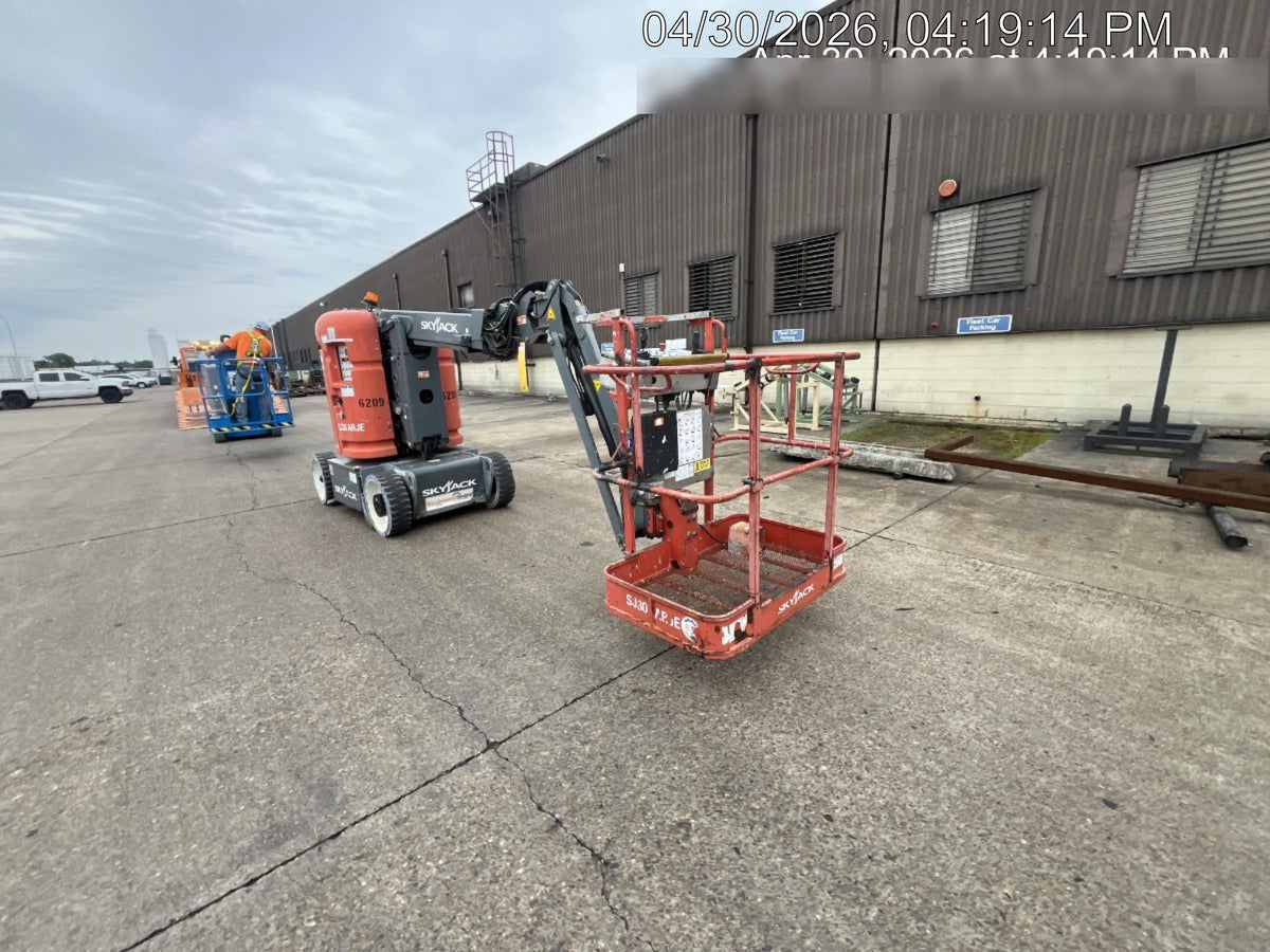 2017 SKYJACK SJ30 AJE