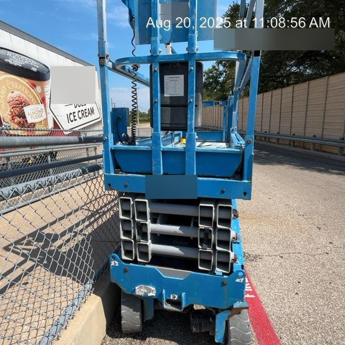 2019 Genie GS-2632 Folding rails with half height swing gate