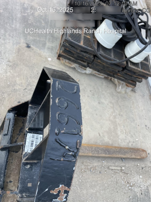 2022 TAKEUCHI 48" Pallet Forks - Takeuchi