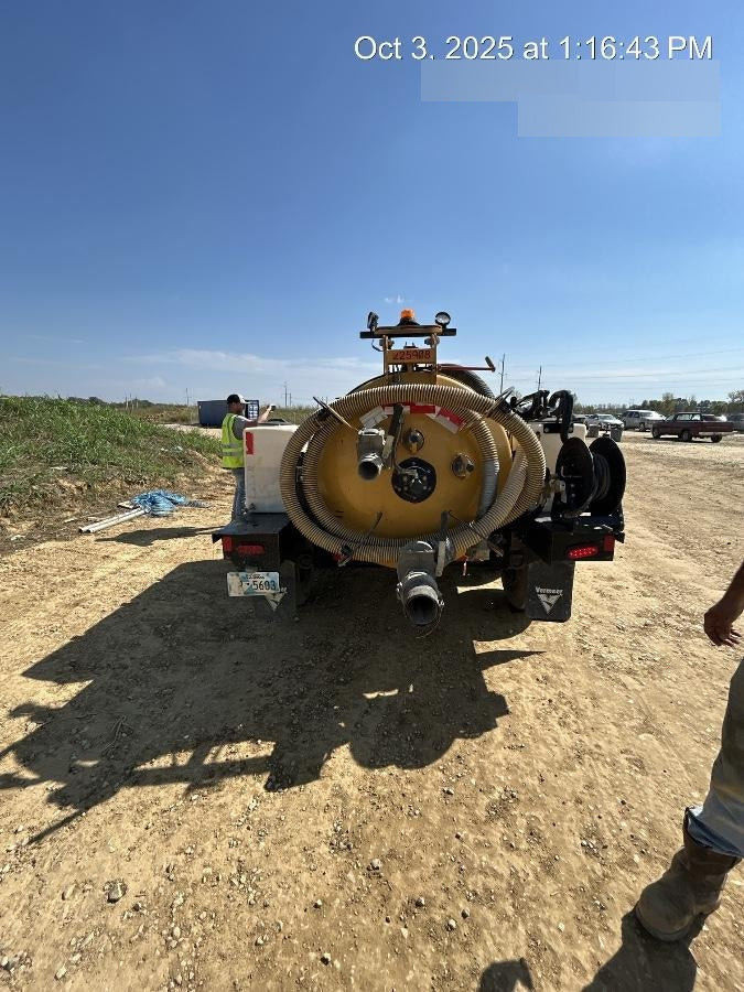 2022 Vac-Tron LP573XDT T4 Koehler Diesel Engine, 500 Gallon Debris Tank, x2 100 Gallon Water Tanks