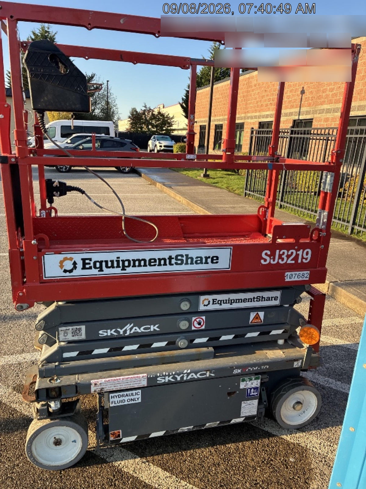 2020 Skyjack SJIII-3219 Solid NM Tires, Half height spring hinged entry gate, Dual Beacons, 800W Inverter