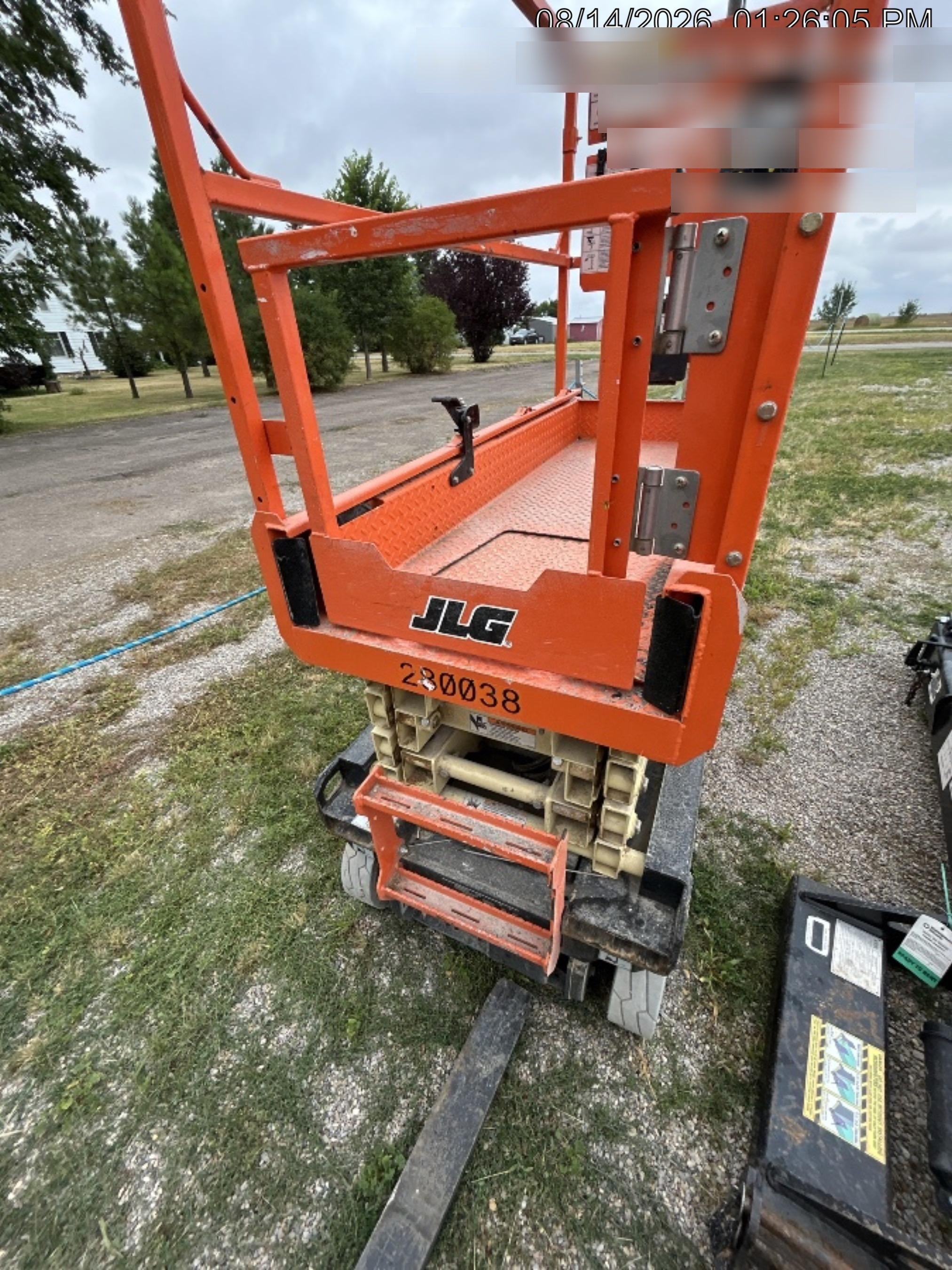 2022 JLG ES1932