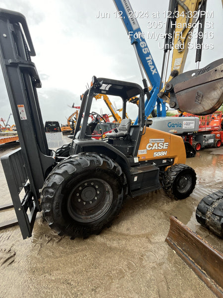 2023 CASE 588H