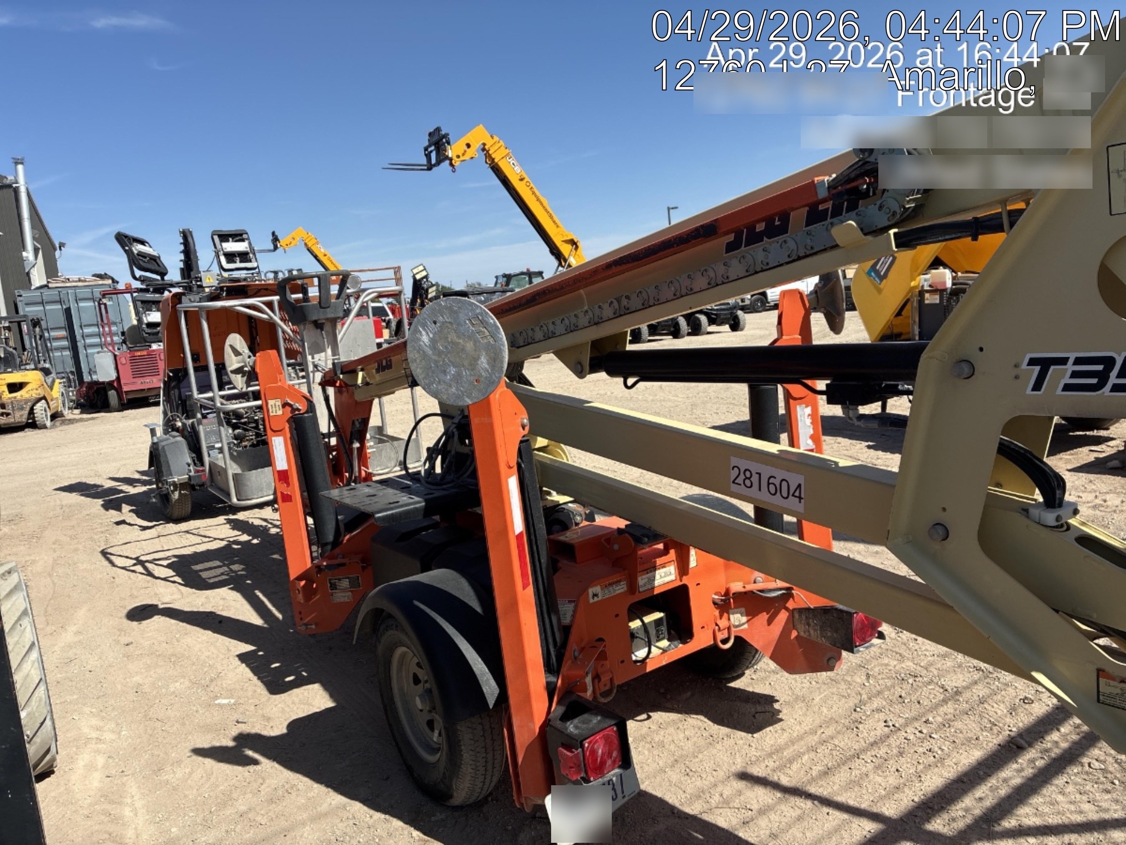 2022 JLG T350