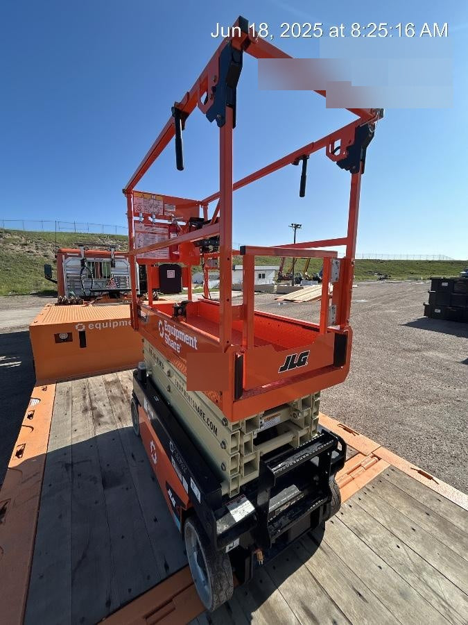 2025 JLG ES1932
