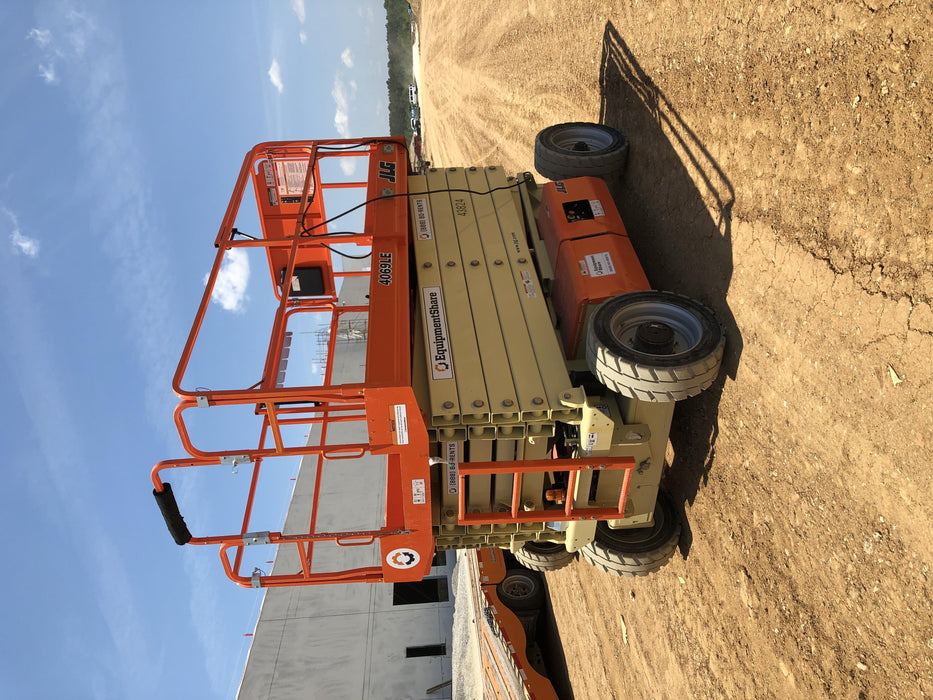 2019 JLG 4069LE Solid Non Marking Tires, Rotating Beacon