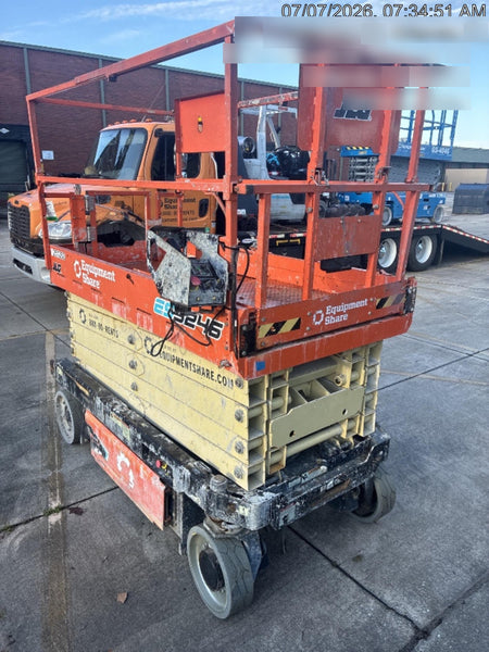 2022 JLG ES3246
