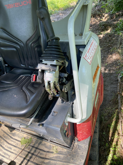 2021 TAKEUCHI TB250-2