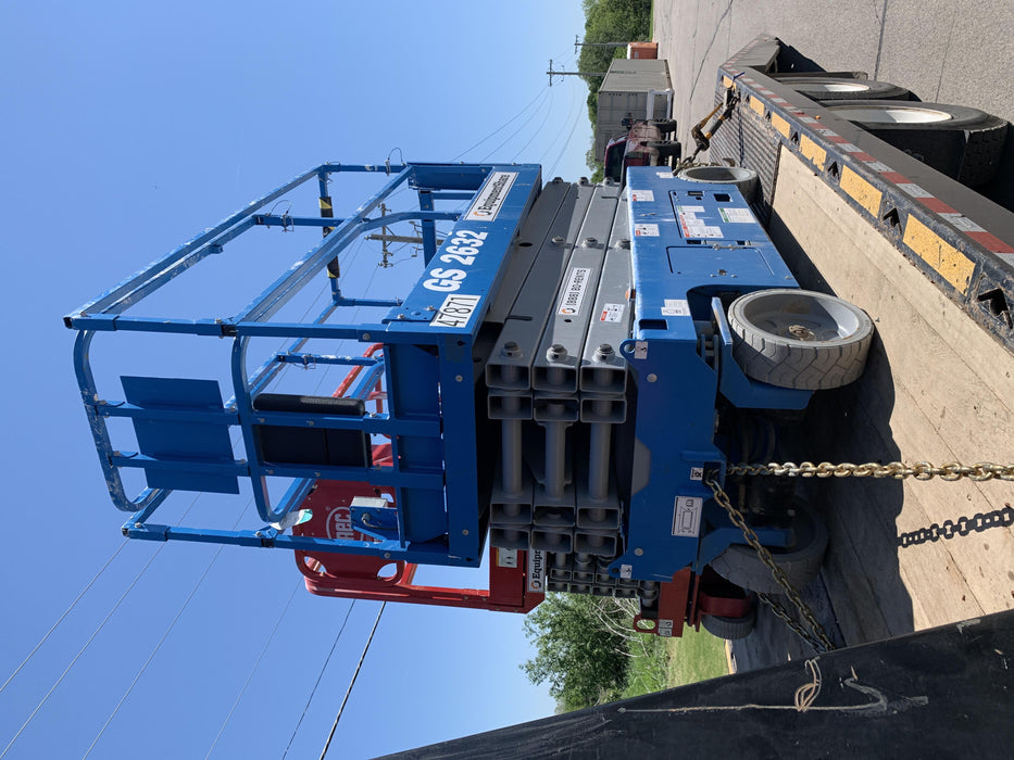 2019 Genie GS-2632 Folding rails with half height swing gate