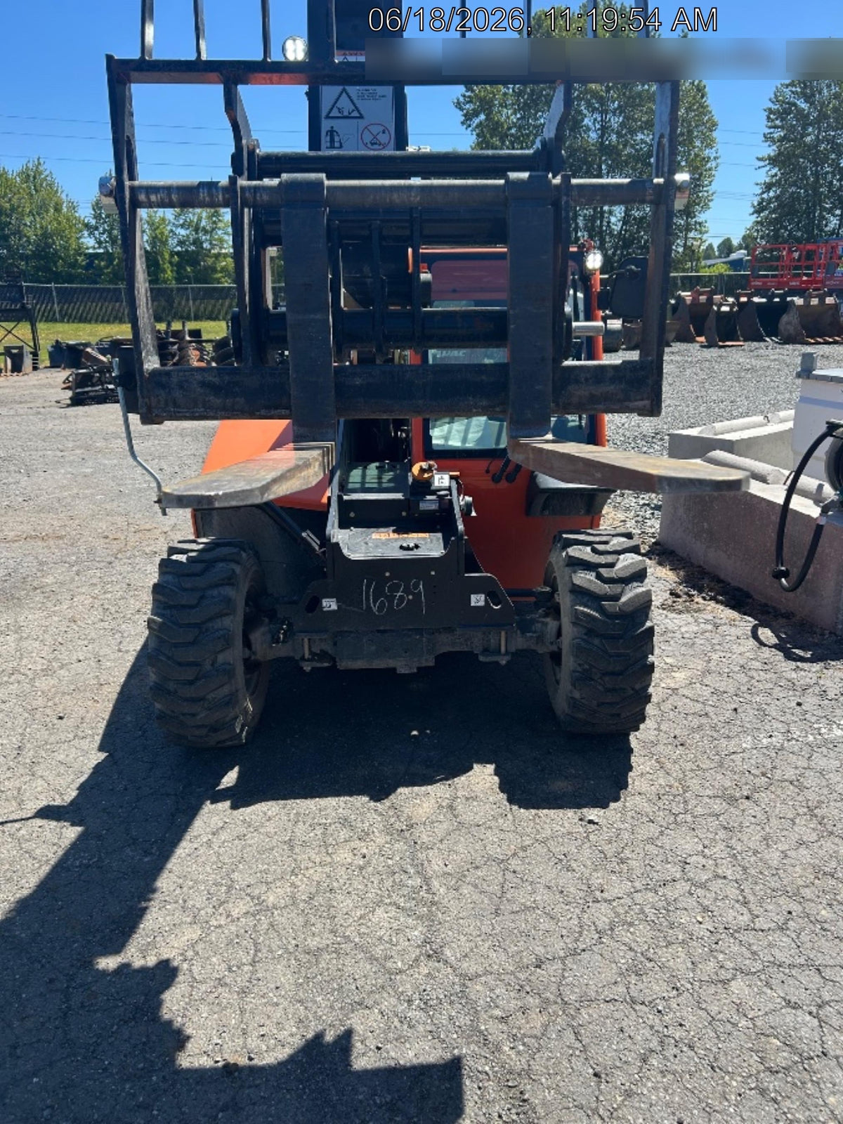 2025 JLG 519