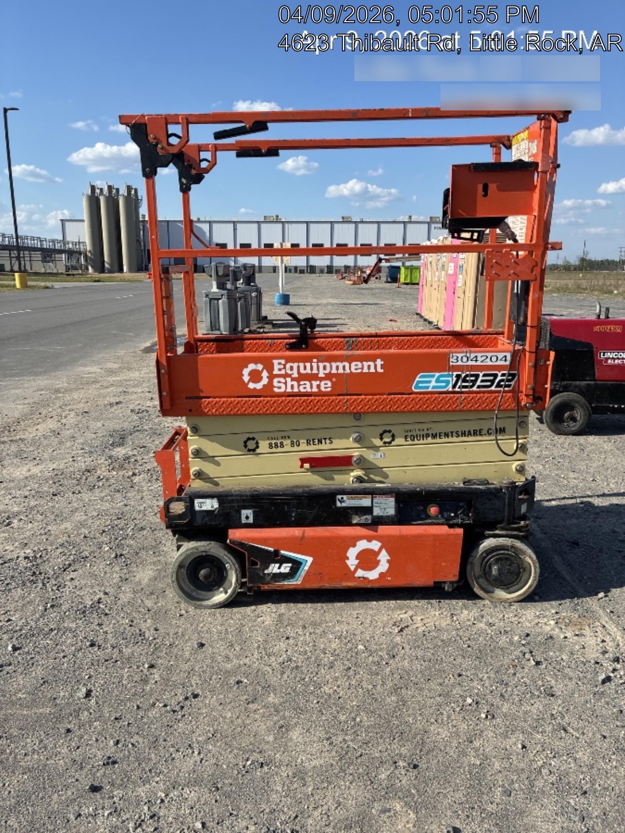 2023 JLG ES1932