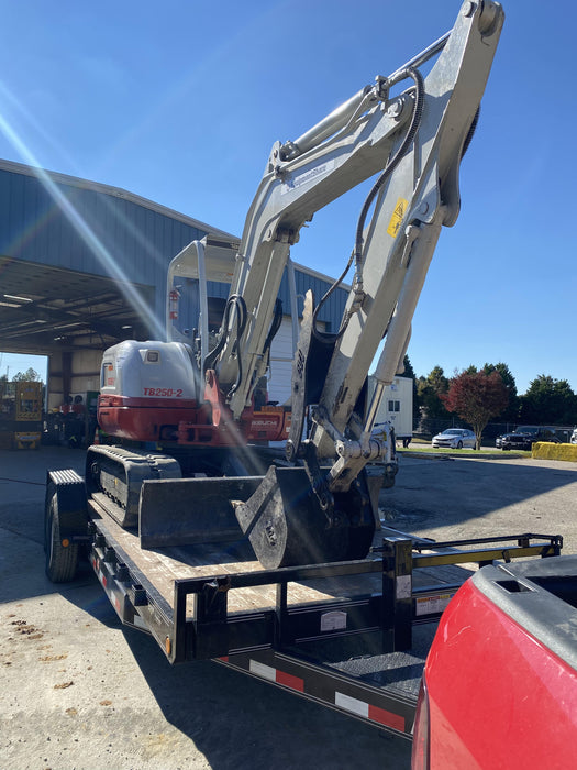 2021 TAKEUCHI TB250-2