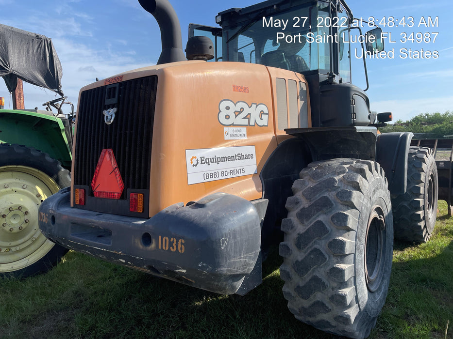 2018 Case 821G CLOSED CAB, JRB 418 STYLE HYD COUPLER