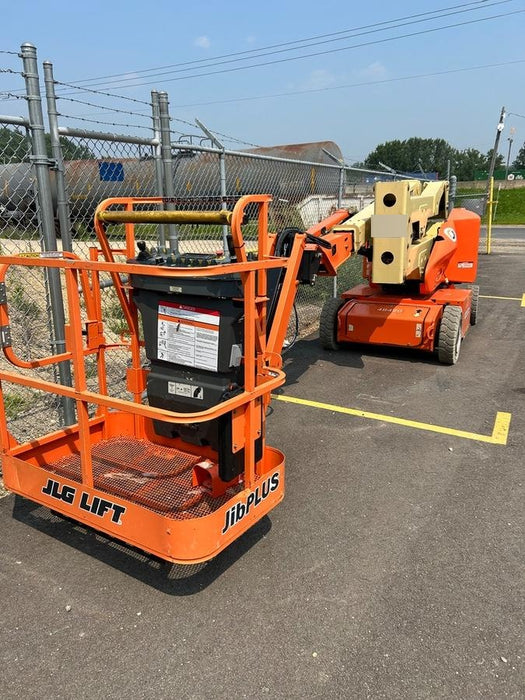 2019 JLG E400AJPN
