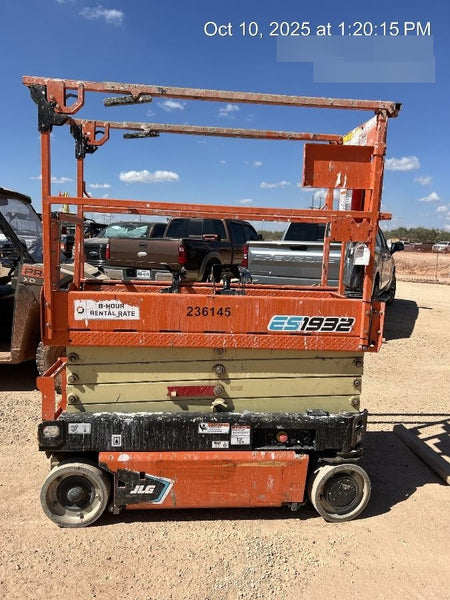 2022 JLG ES1932