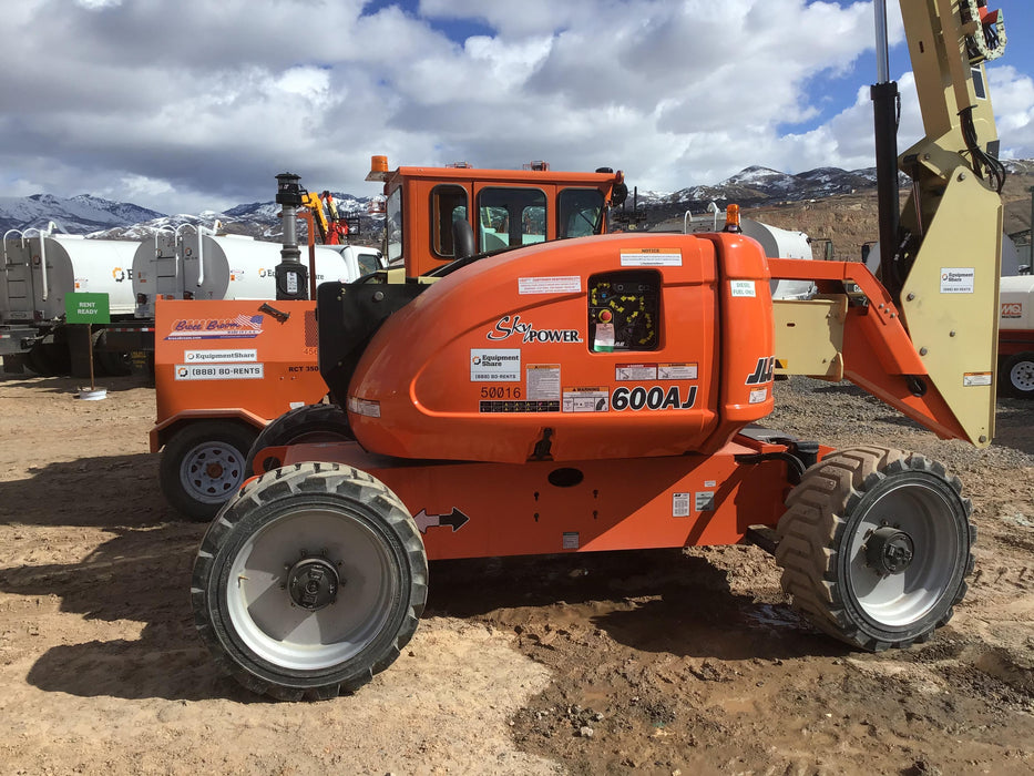 2019 JLG 600AJ