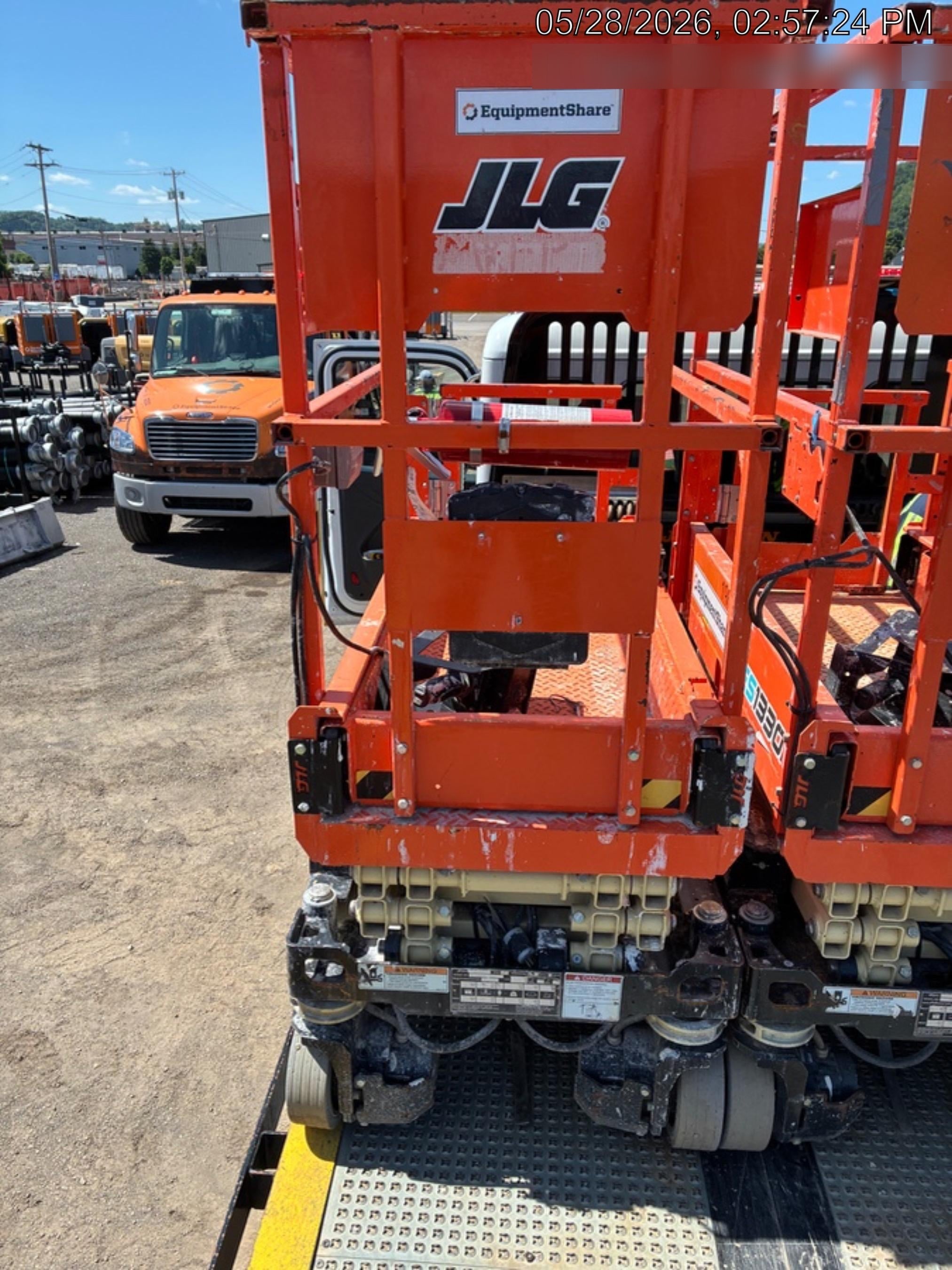 2021 JLG ES1330L