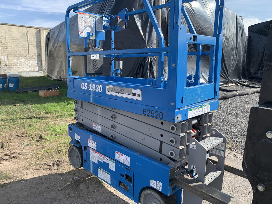 2020 Genie GS-1930 Solid Non Marking Tires, Beacon, Folding rails with half height swing gate