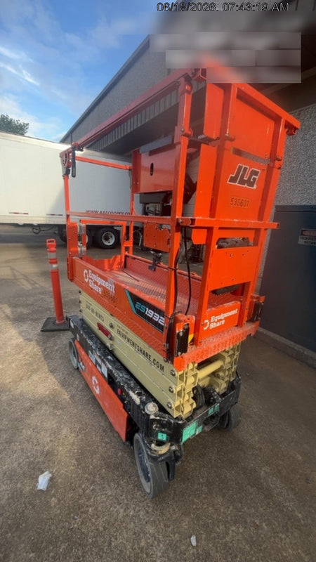 2025 JLG ES1932