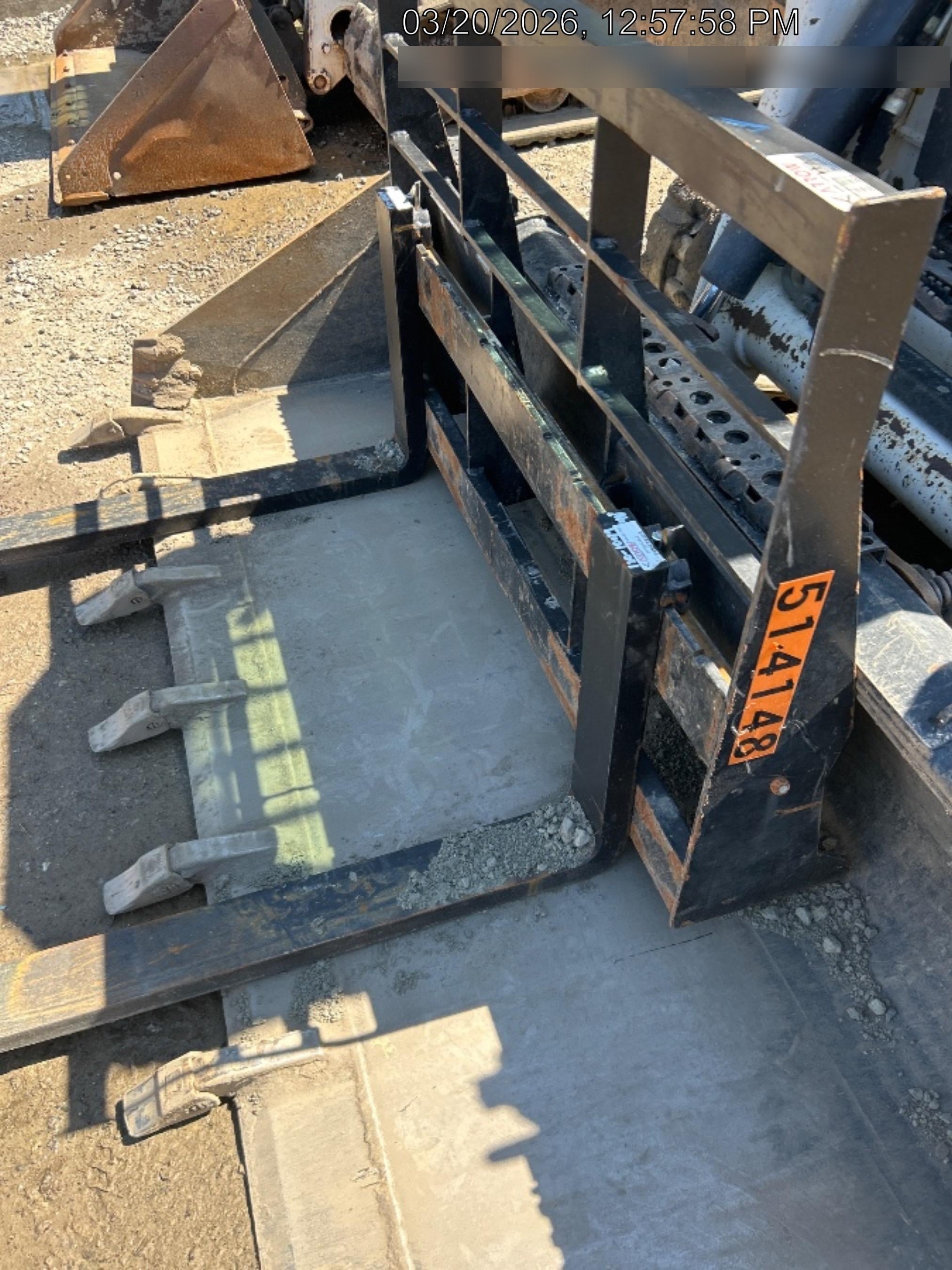 2025 ARROW MATERIAL HANDLING 72" Pallet Forks - Arrow