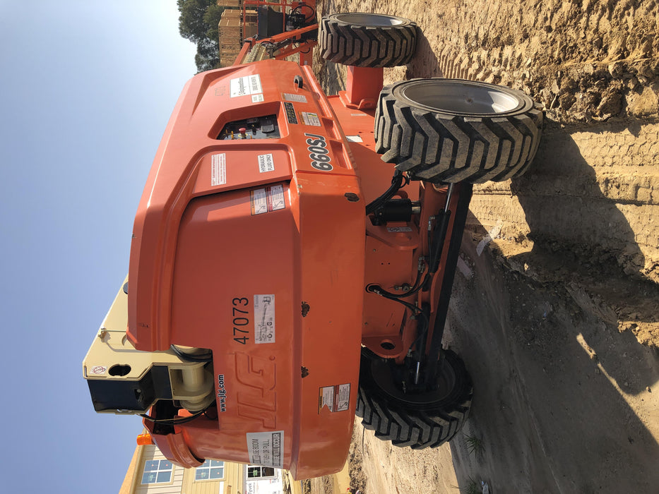 2019 JLG 660SJ